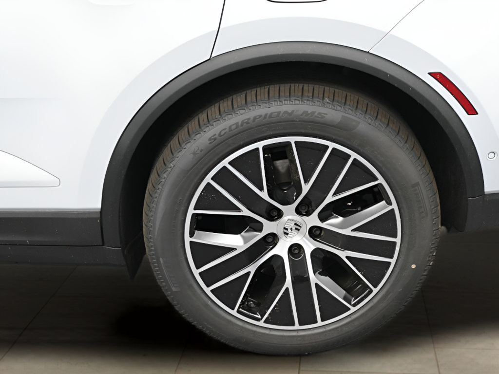 New 2026 Porsche Macan Electric RWD image 13