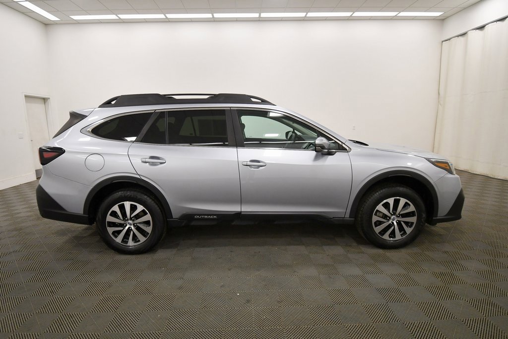Used 2022 Subaru Outback Premium image 9