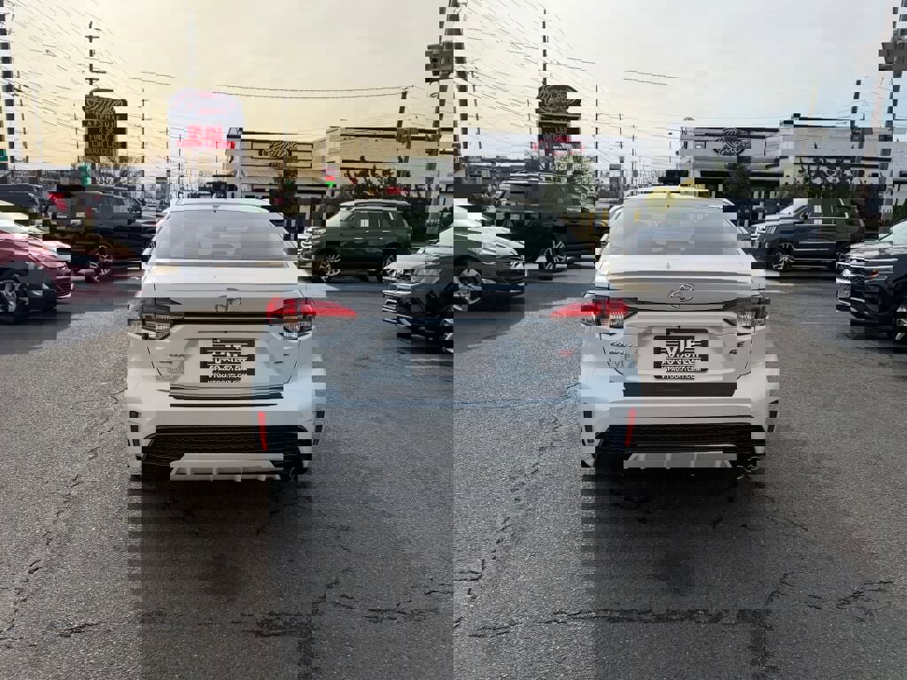 Used 2022 Toyota Corolla SE image 6