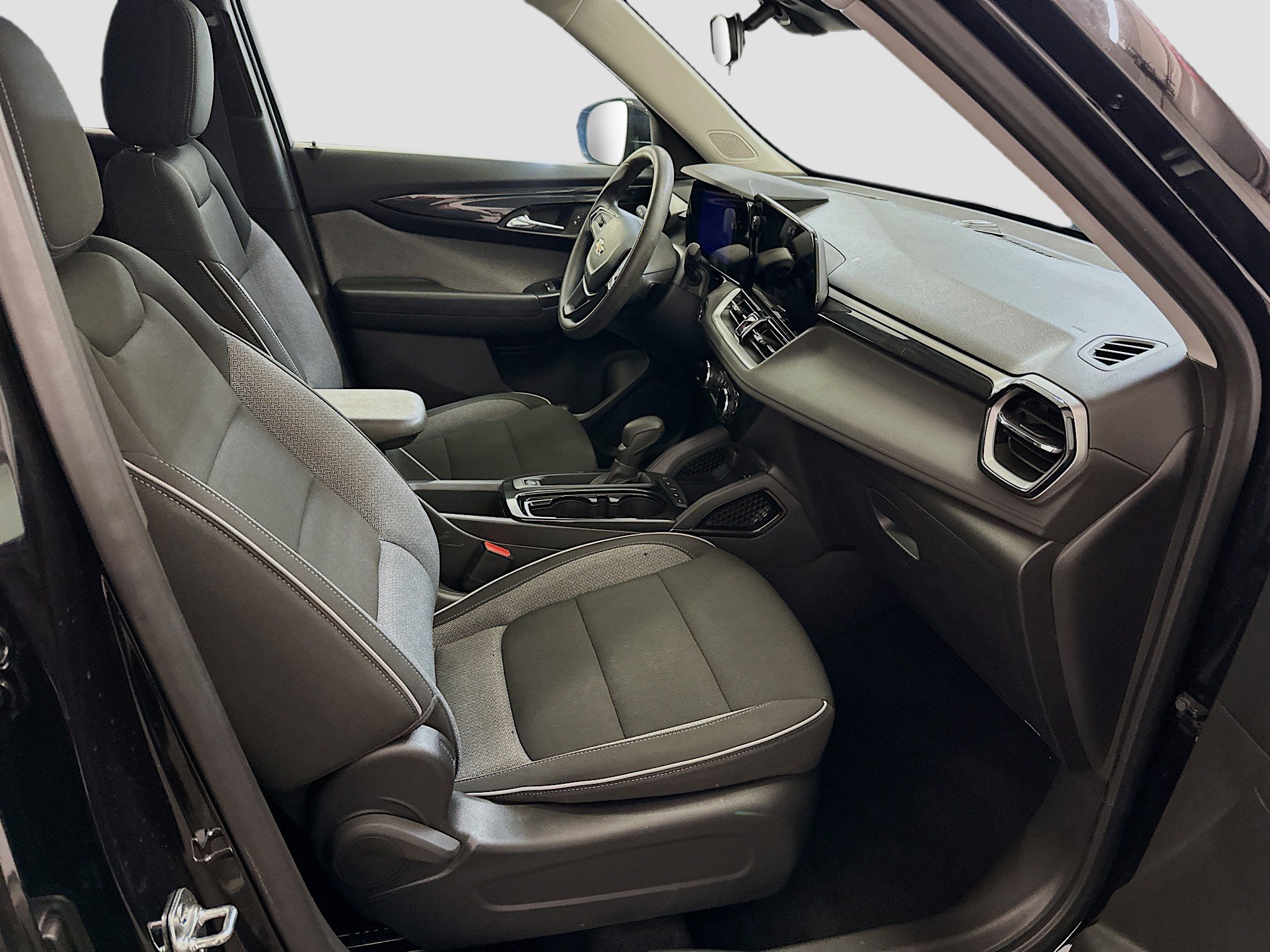 Used 2025 Chevrolet TrailBlazer LT AWD/4WD image 31