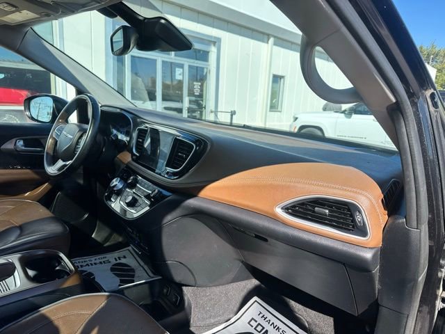 Used 2018 Chrysler Pacifica Limited w/ Tire & Wheel Group image 11