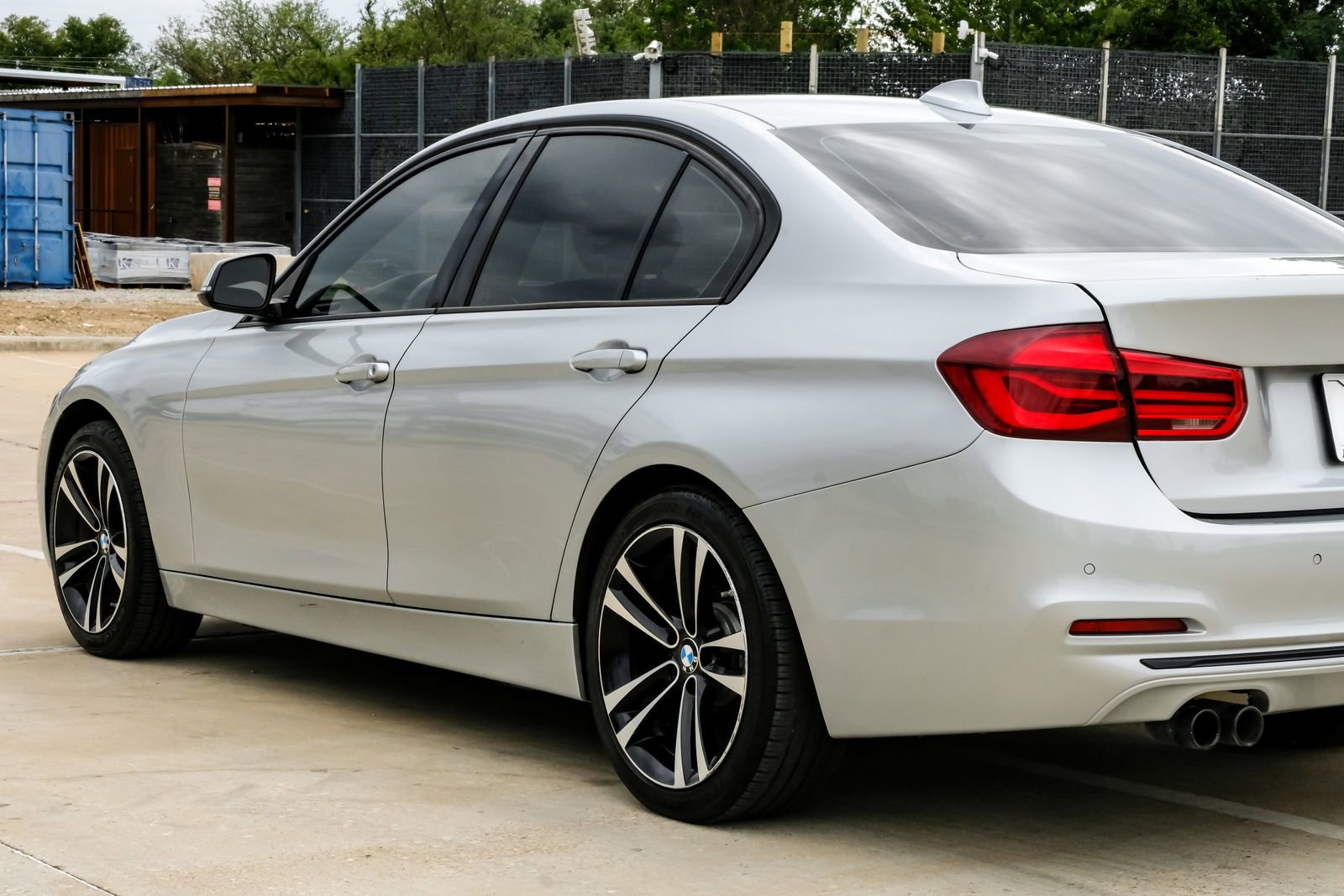 Used 2018 BMW 330i Sedan w/ Convenience Package RWD image 16