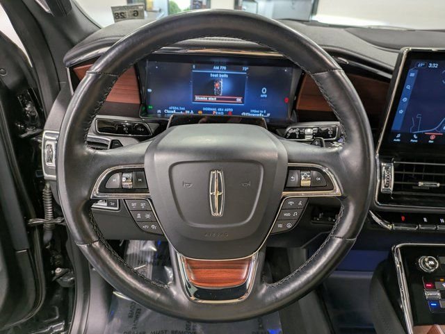 Used 2022 Lincoln Navigator Reserve image 18
