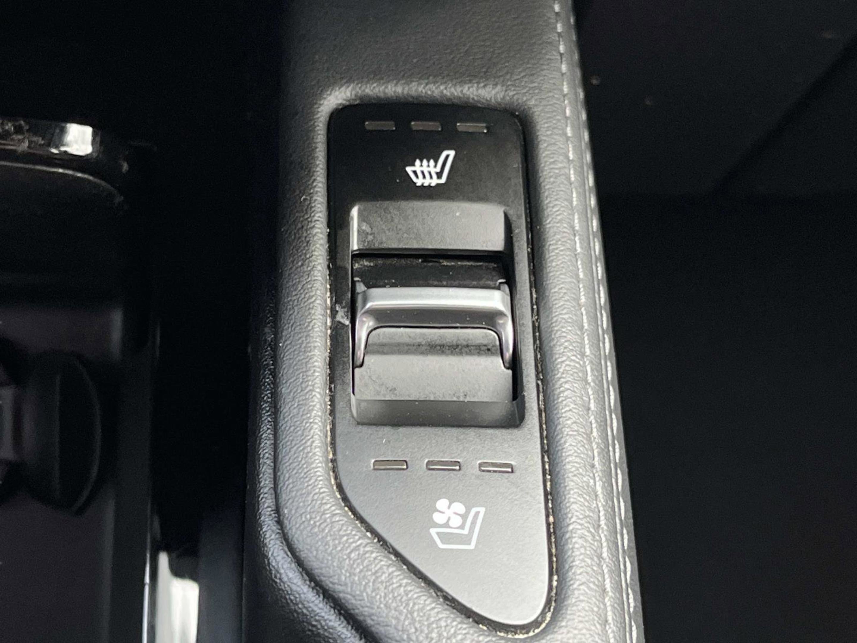 Used 2022 Kia Telluride SX w/ SX Prestige Package image 43