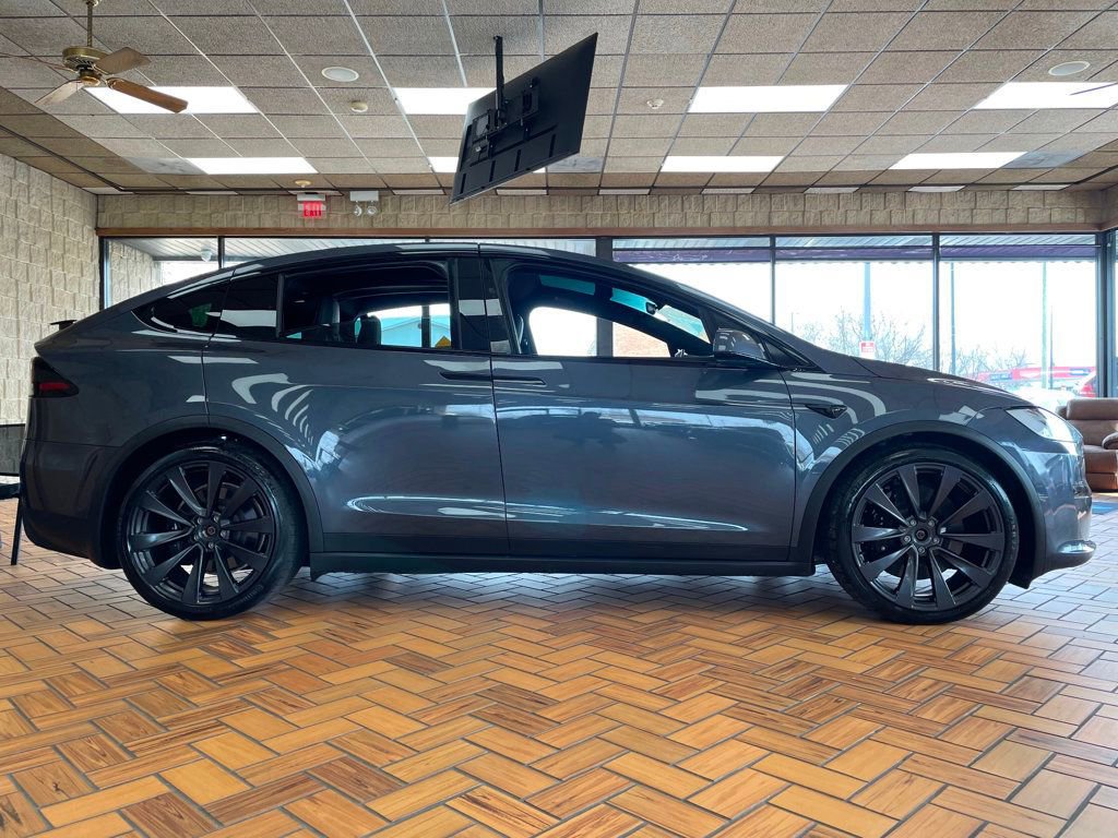 Used 2022 Tesla Model X Plaid image 8