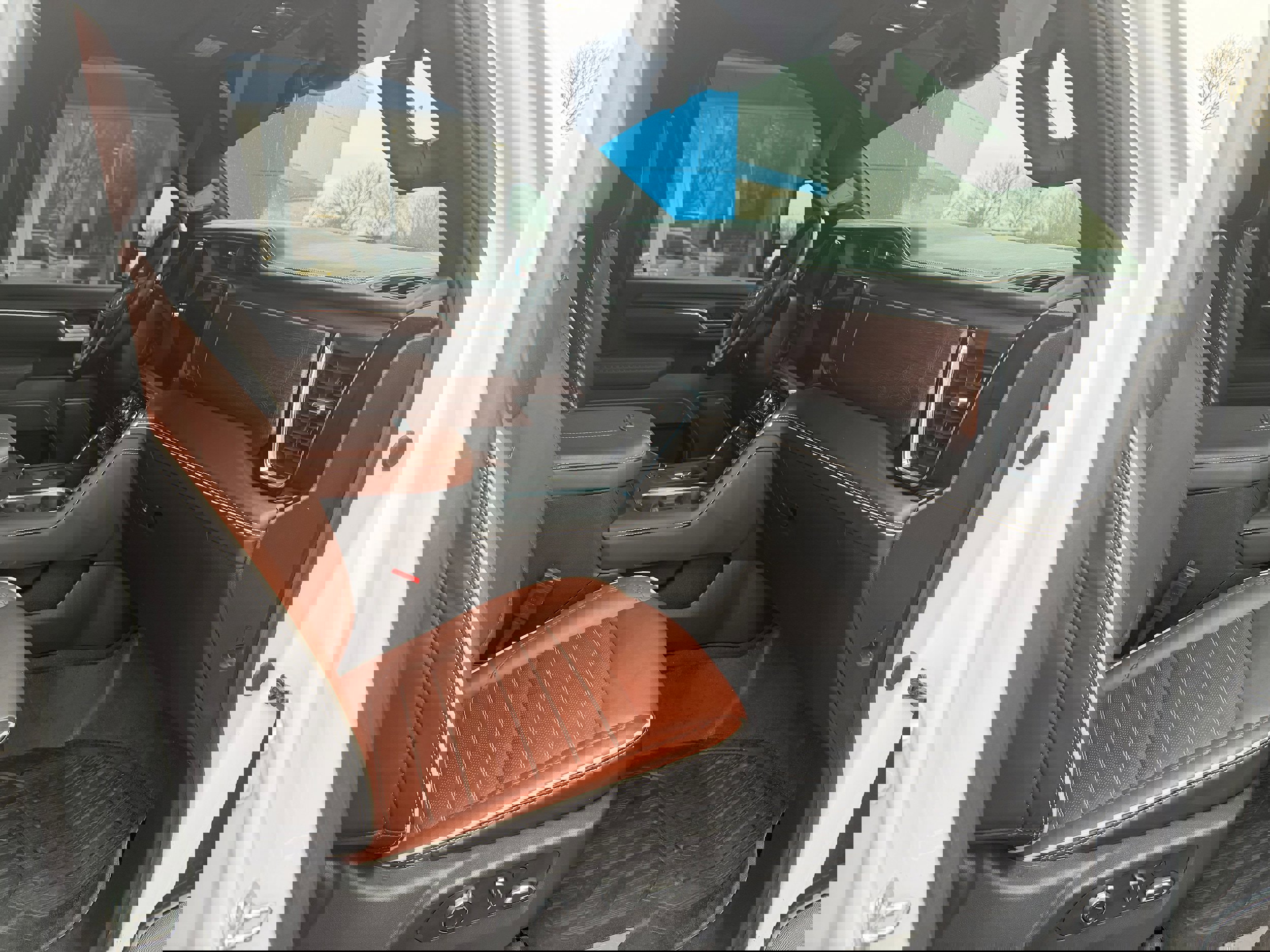 Used 2025 GMC Sierra 3500 Denali Ultimate AWD/4WD image 4