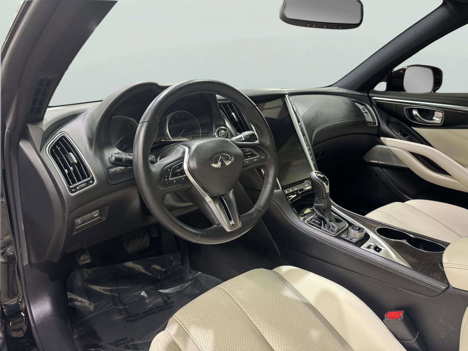 Used 2017 INFINITI Q60 3.0t w/ Premium Plus Package 3.0T AWD/4WD image 20