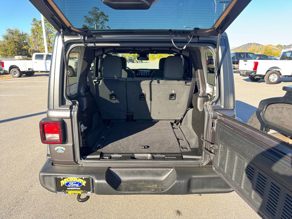 Used 2025 Jeep Wrangler Sport S image 18