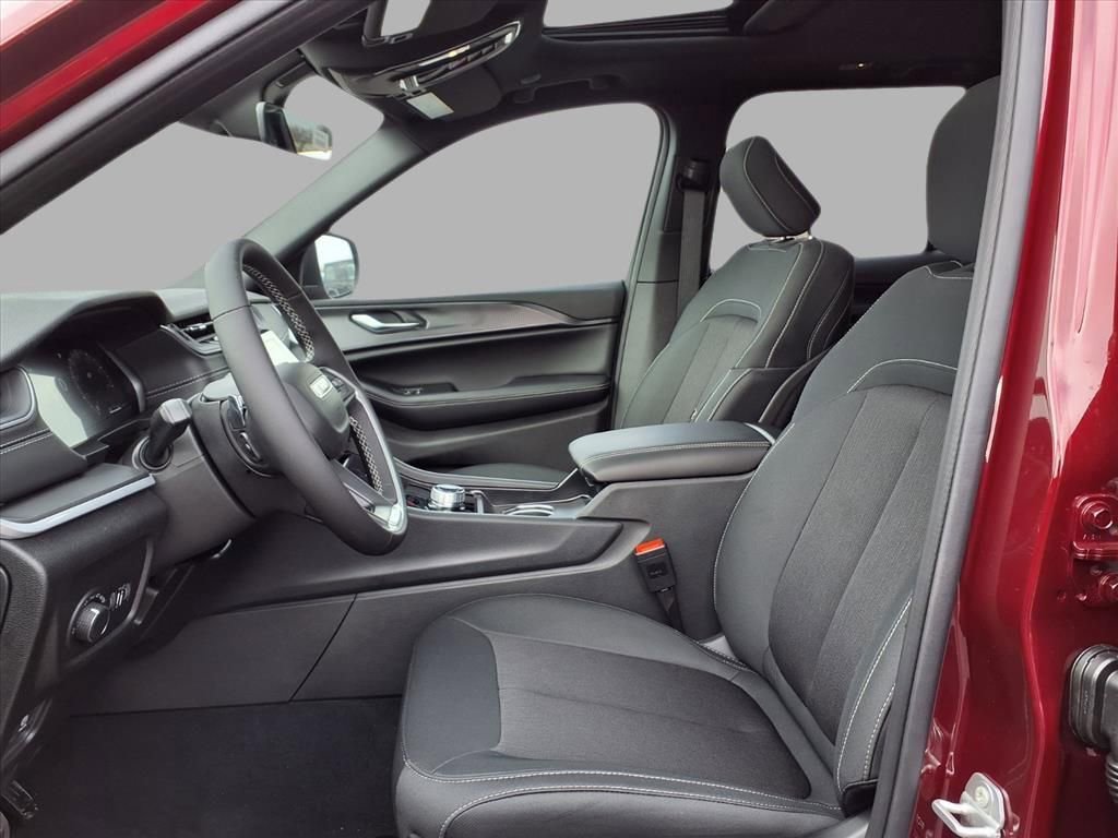 New 2025 Jeep Grand Cherokee Laredo w/ Luxury Tech Group I AWD/4WD image 20
