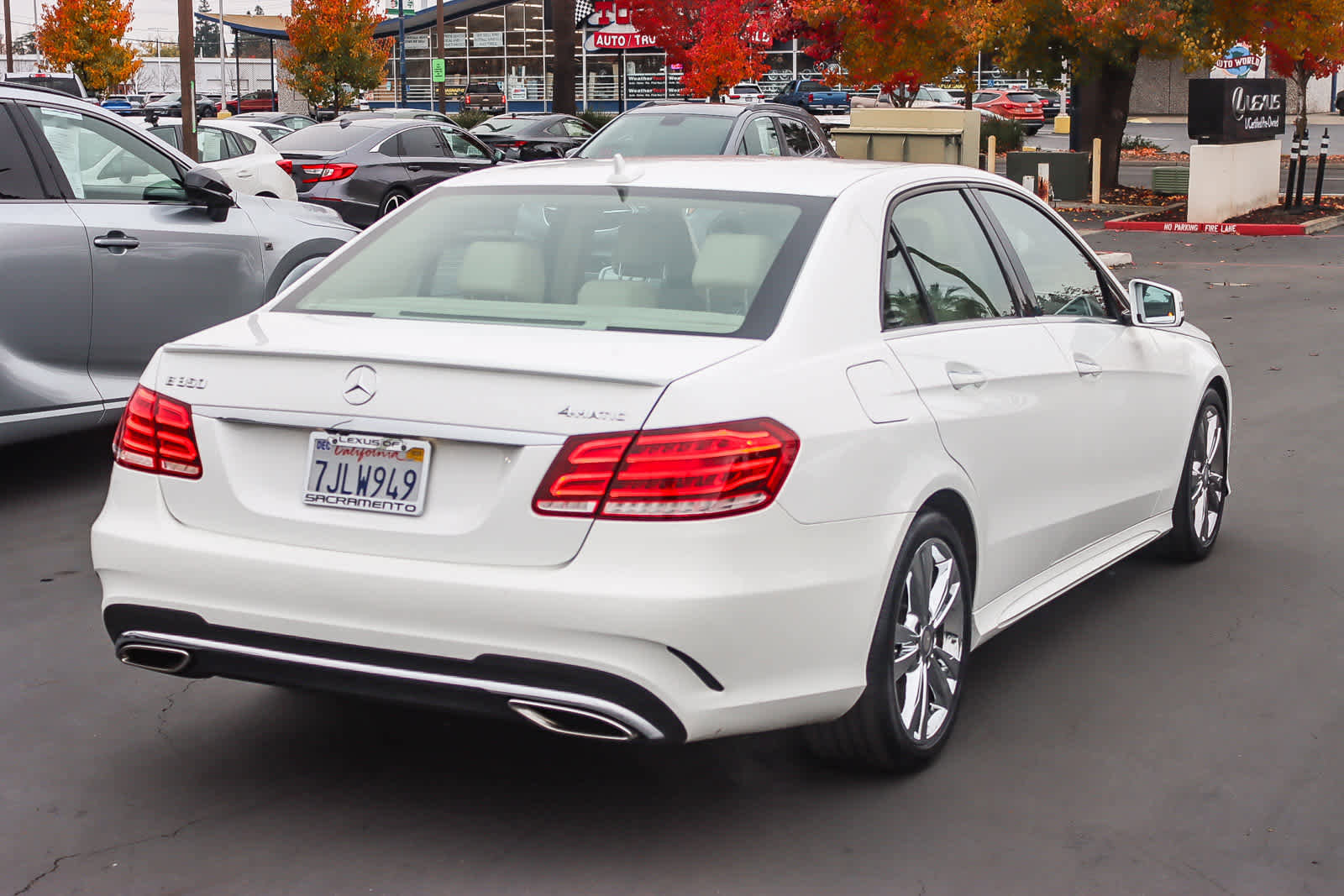 Used 2014 Mercedes-Benz E 350 4MATIC Sedan image 4