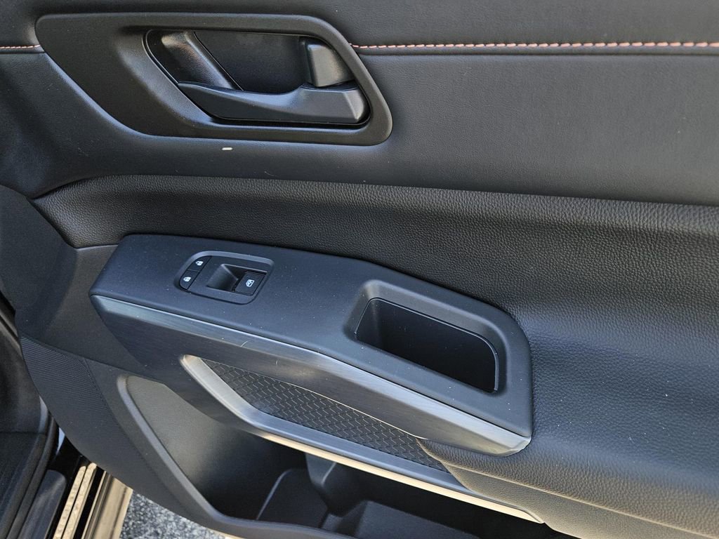 Certified 2024 Nissan Pathfinder Rock Creek image 8