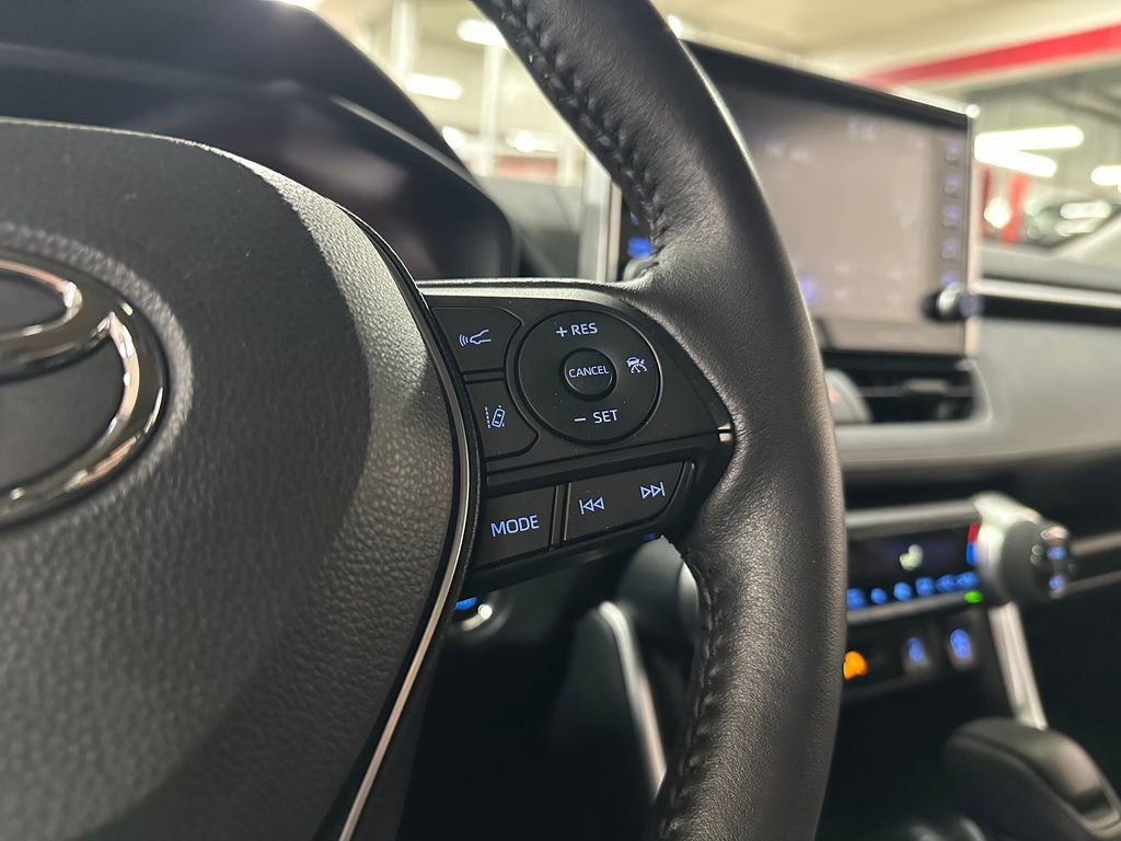Used 2022 Toyota RAV4 XLE image 19