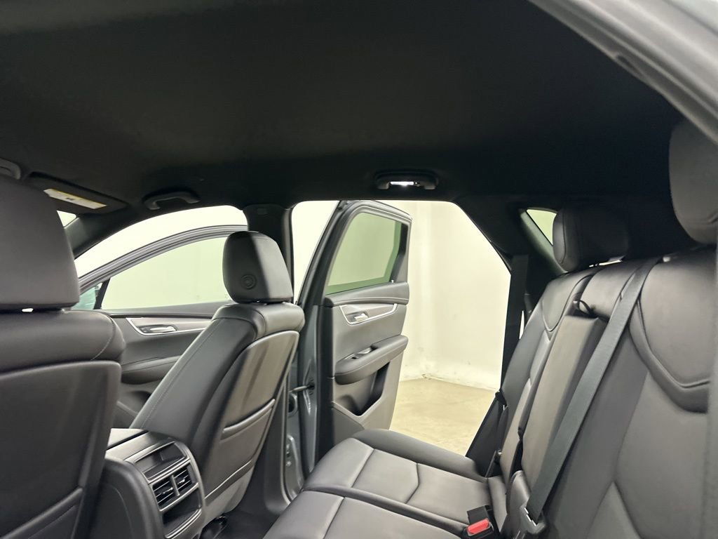 New 2025 Cadillac XT5 Luxury image 28