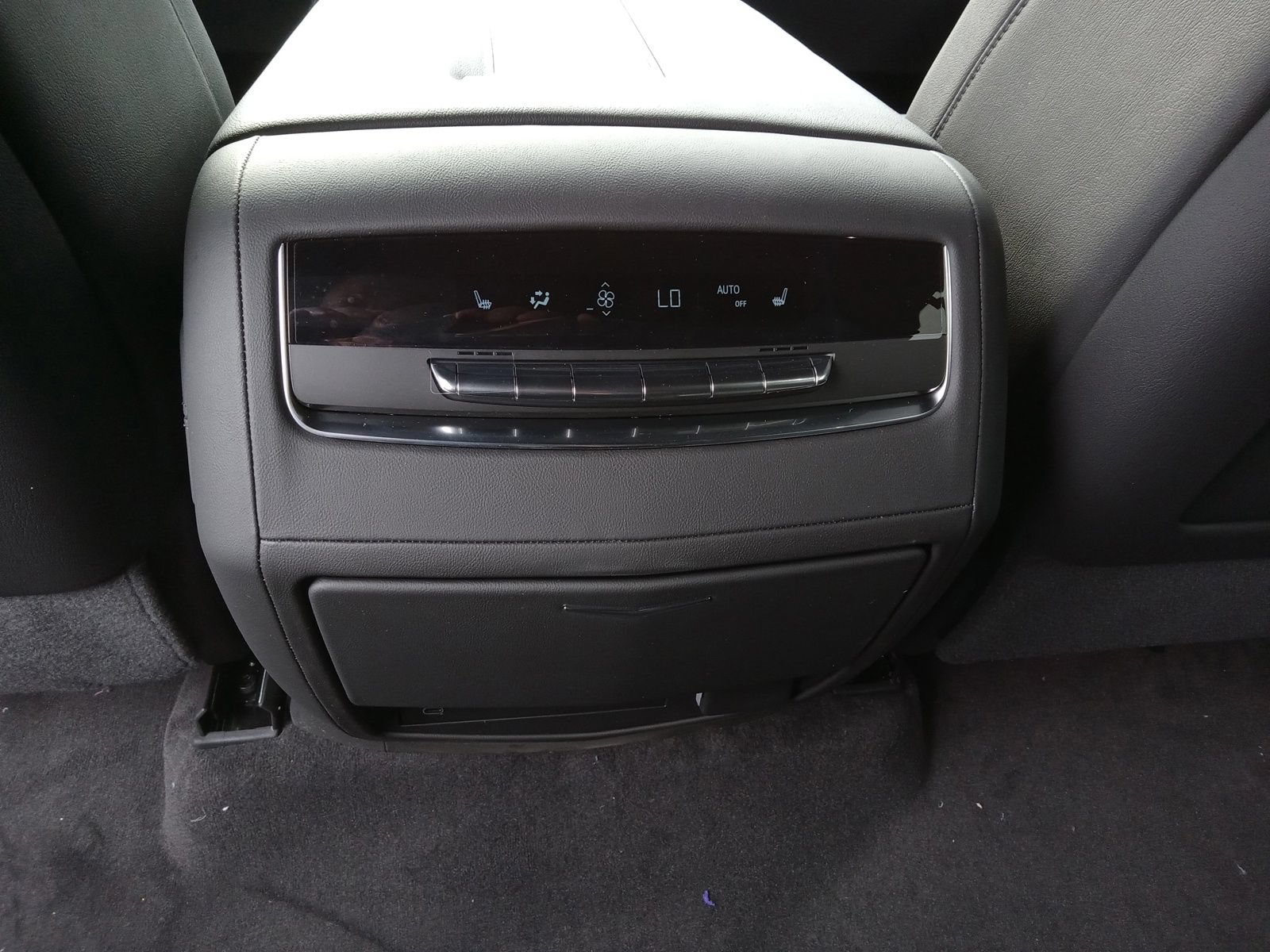 New 2026 Cadillac Escalade ESV Sport w/ Touring Package AWD/4WD image 28