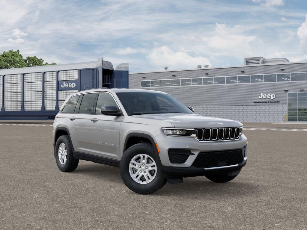New 2025 Jeep Grand Cherokee Laredo w/ MOPAR Finishing Package image 5