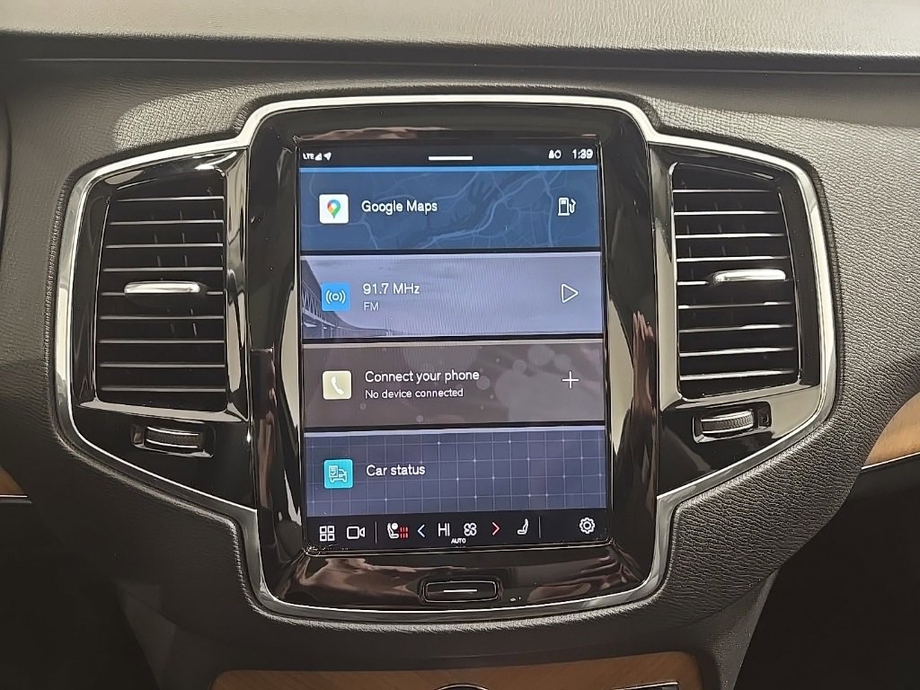 Used 2024 Volvo XC90 B6 Plus w/ Protection Package image 16