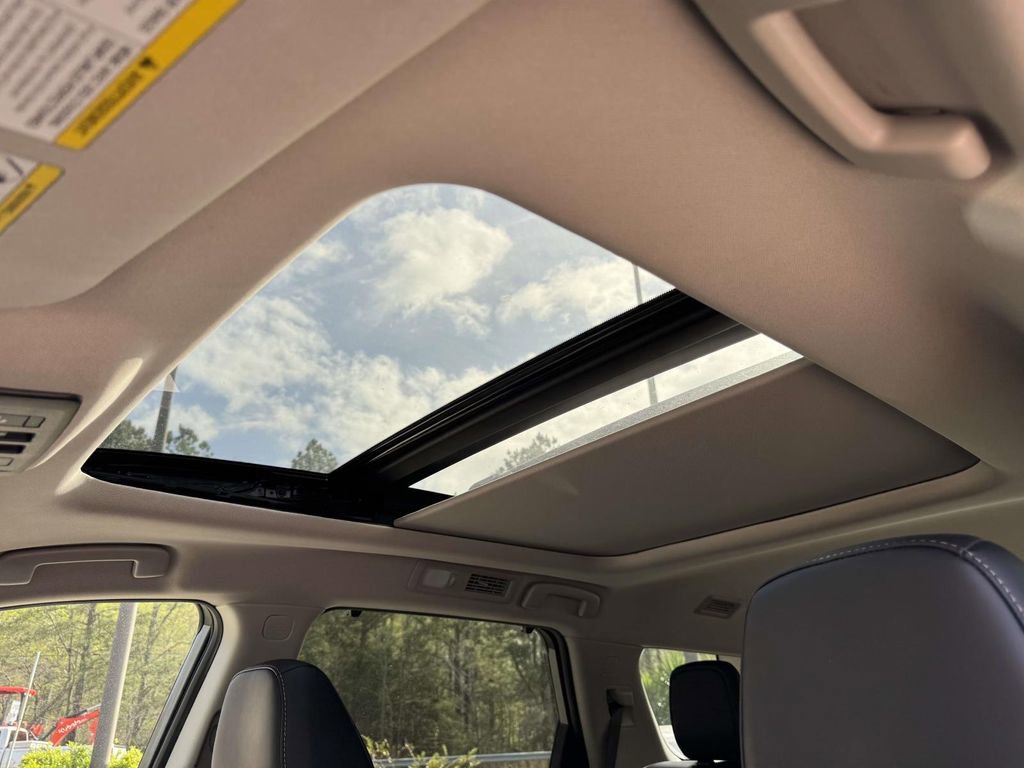 Used 2023 Nissan Pathfinder Platinum image 22