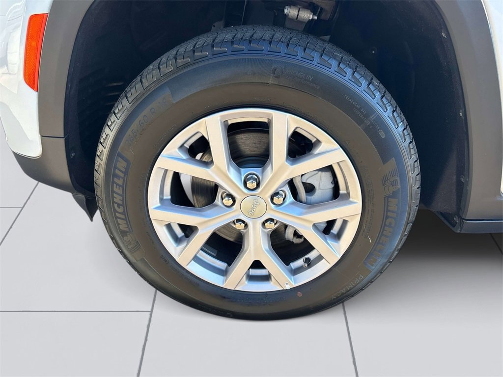 Used 2022 Jeep Grand Cherokee Limited image 6