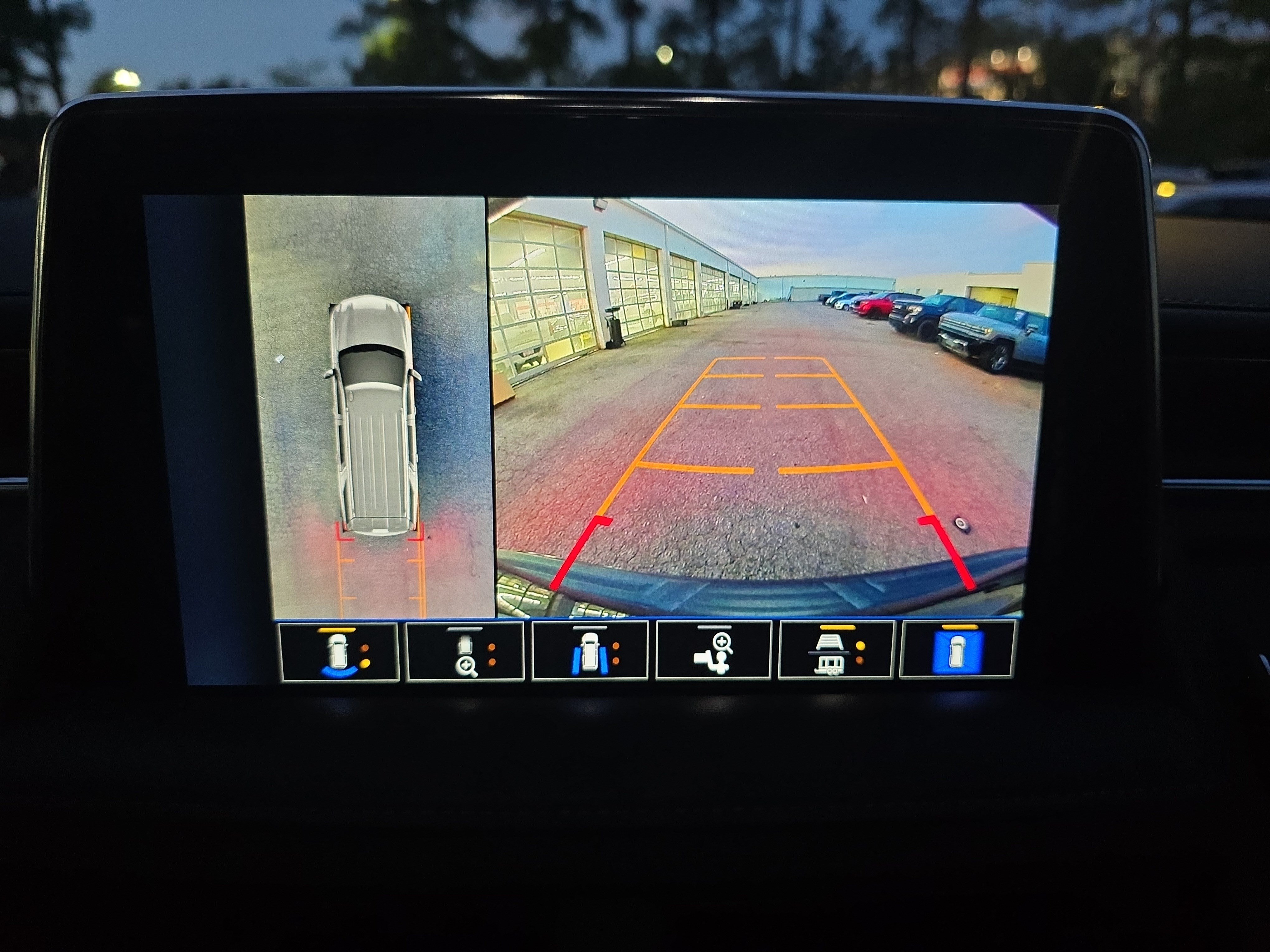 Used 2022 Chevrolet Tahoe LT w/ Luxury Package AWD/4WD image 24