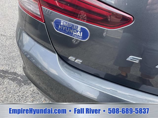 Used 2020 Hyundai Elantra SE w/ Cargo Package (C1) FWD image 5