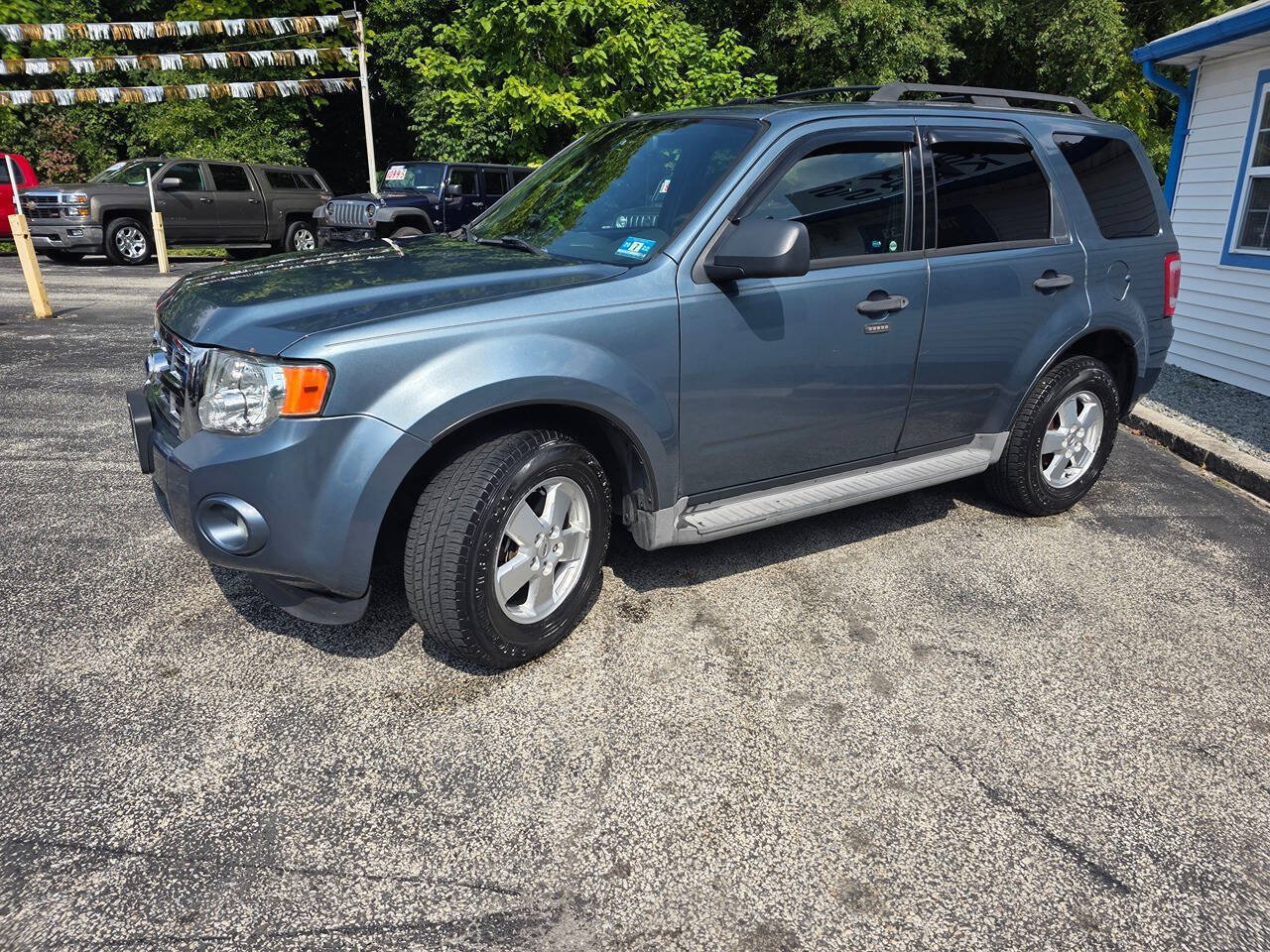 Used 2010 Ford Escape XLT AWD/4WD image 4