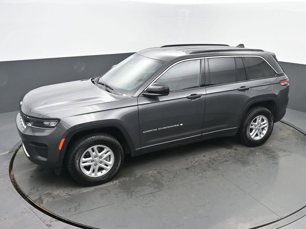 Used 2024 Jeep Grand Cherokee Laredo image 39
