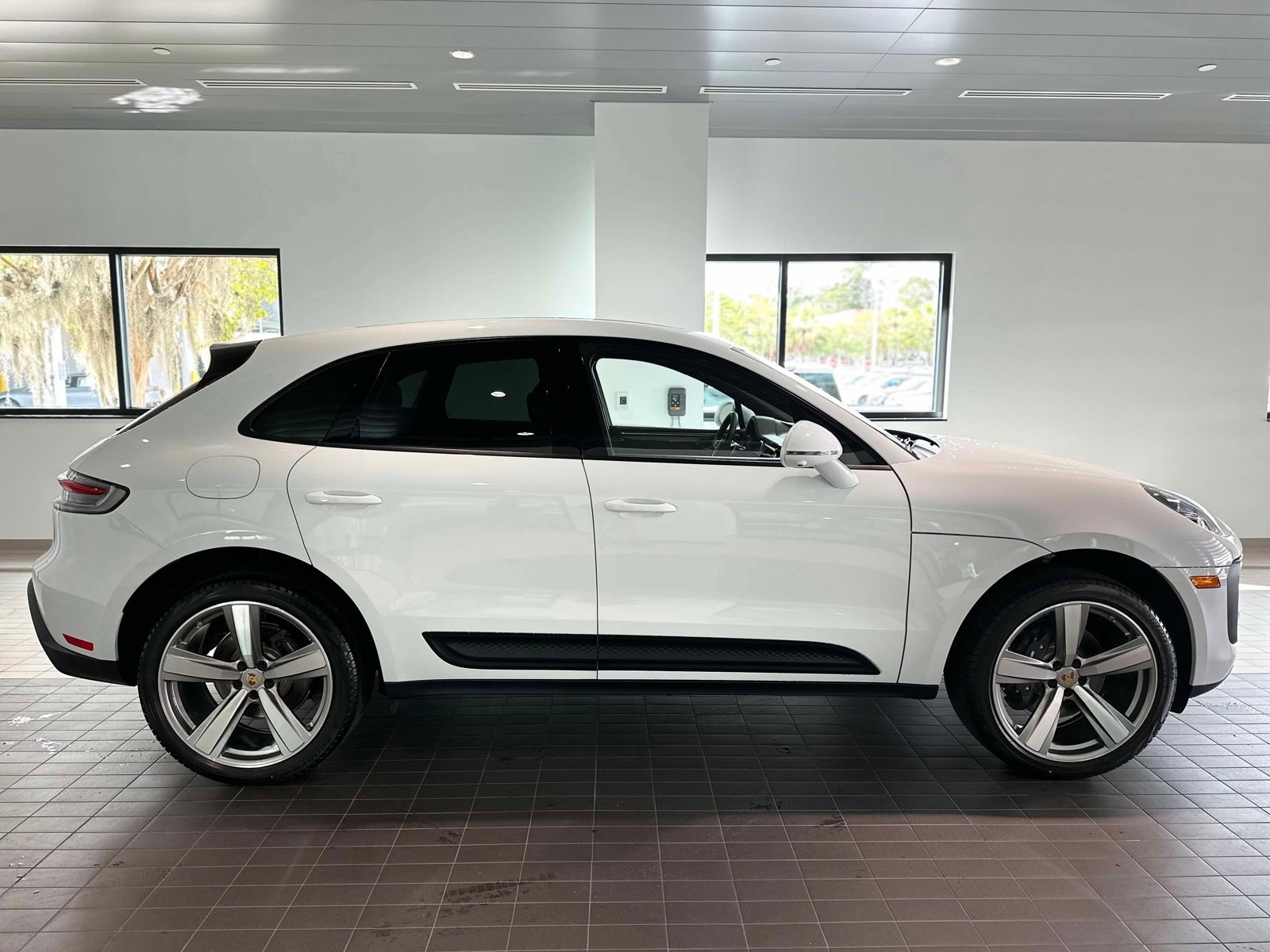 New 2026 Porsche Macan image 8