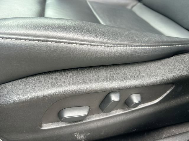 Used 2023 Cadillac XT4 Luxury w/ Cold Weather Package image 16