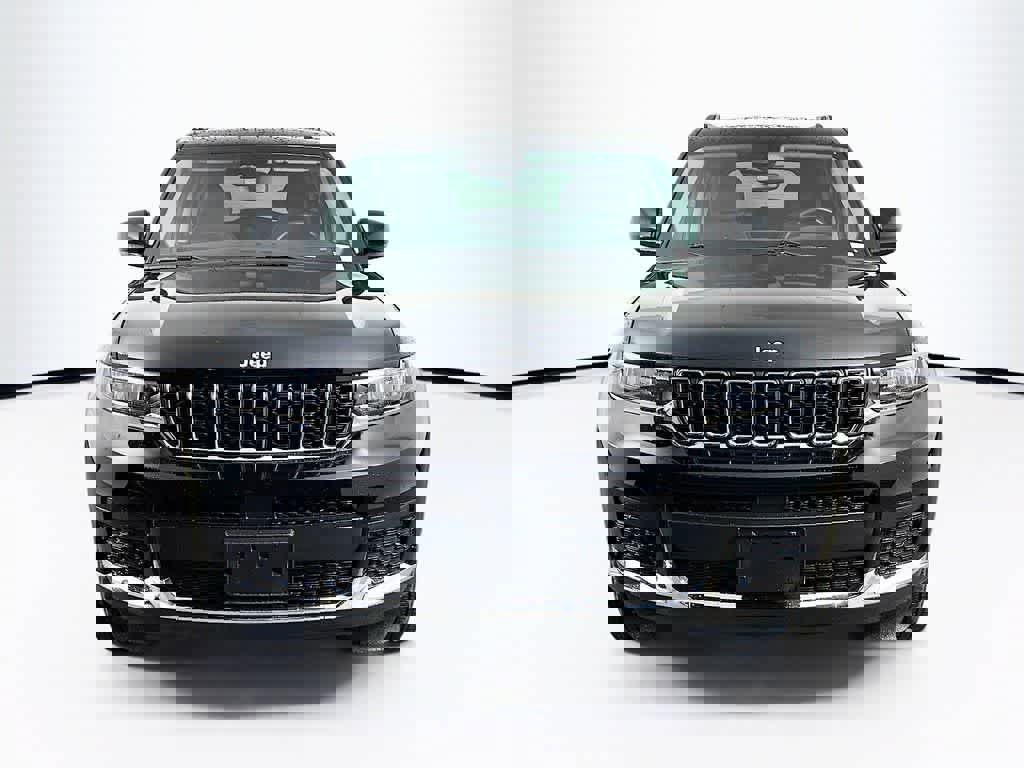 Used 2022 Jeep Grand Cherokee L Laredo w/ Luxury Tech Group I image 6