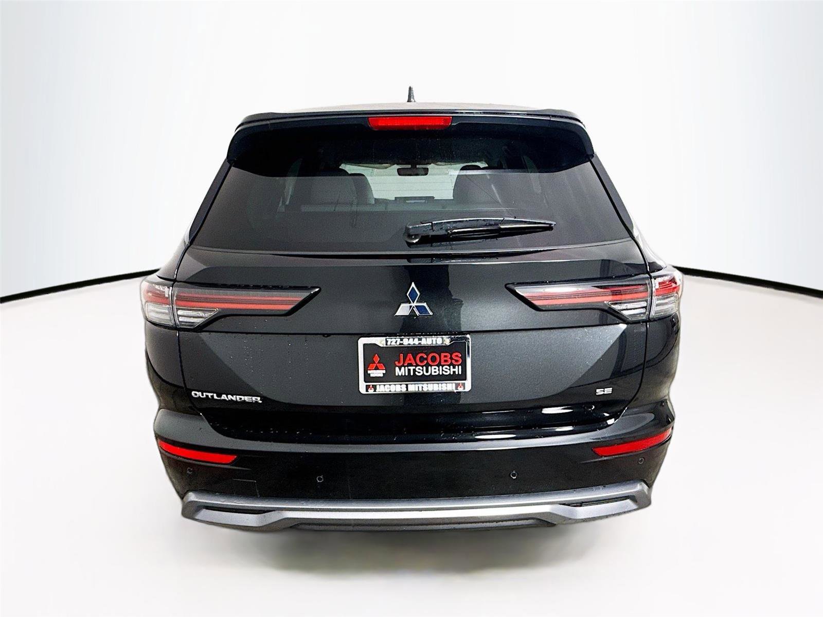 New 2026 Mitsubishi Outlander SE image 21