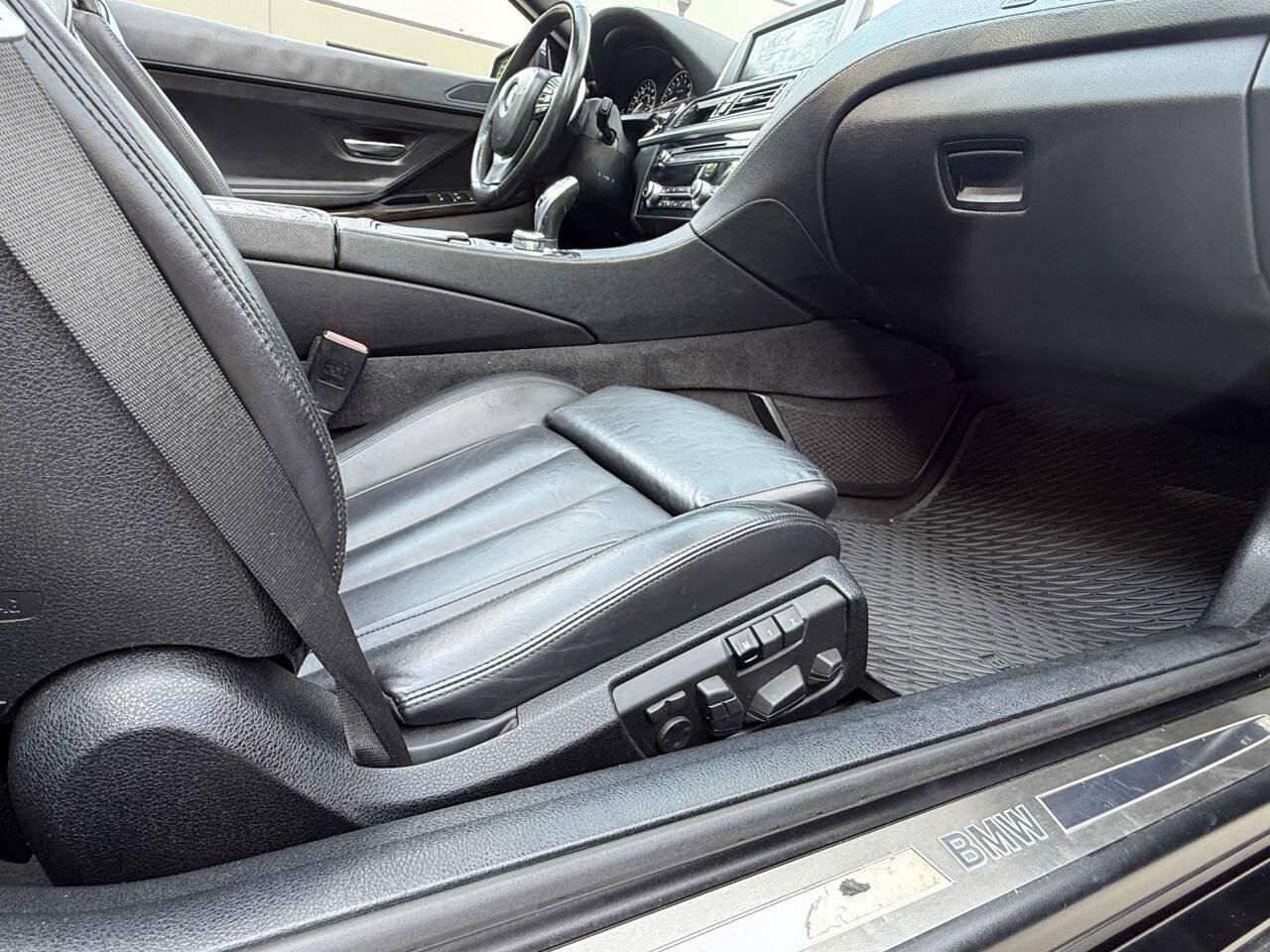 Used 2013 BMW 650i xDrive Convertible w/ Cold Weather Pkg AWD/4WD image 25