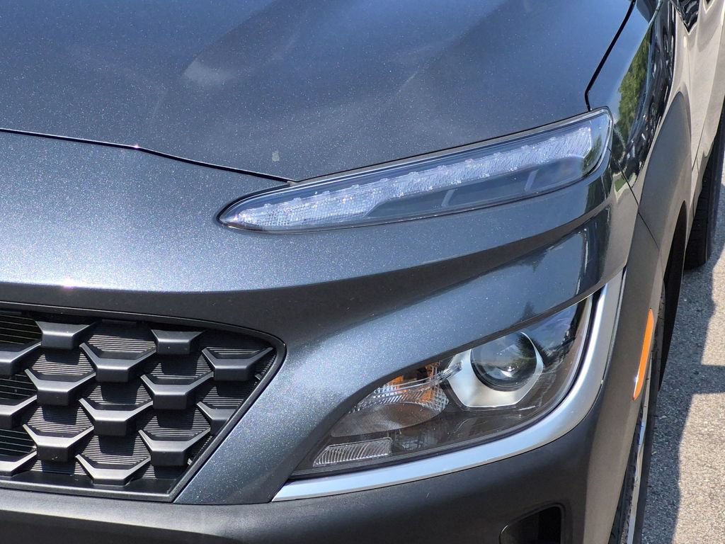 Certified 2022 Hyundai Kona SEL AWD/4WD image 9