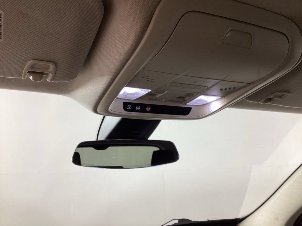 Used 2018 Cadillac XT5 Premium Luxury w/ Driver Assist Package AWD/4WD image 14