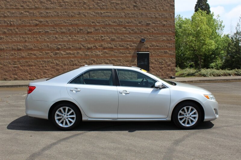 Used 2014 Toyota Camry XLE FWD image 5