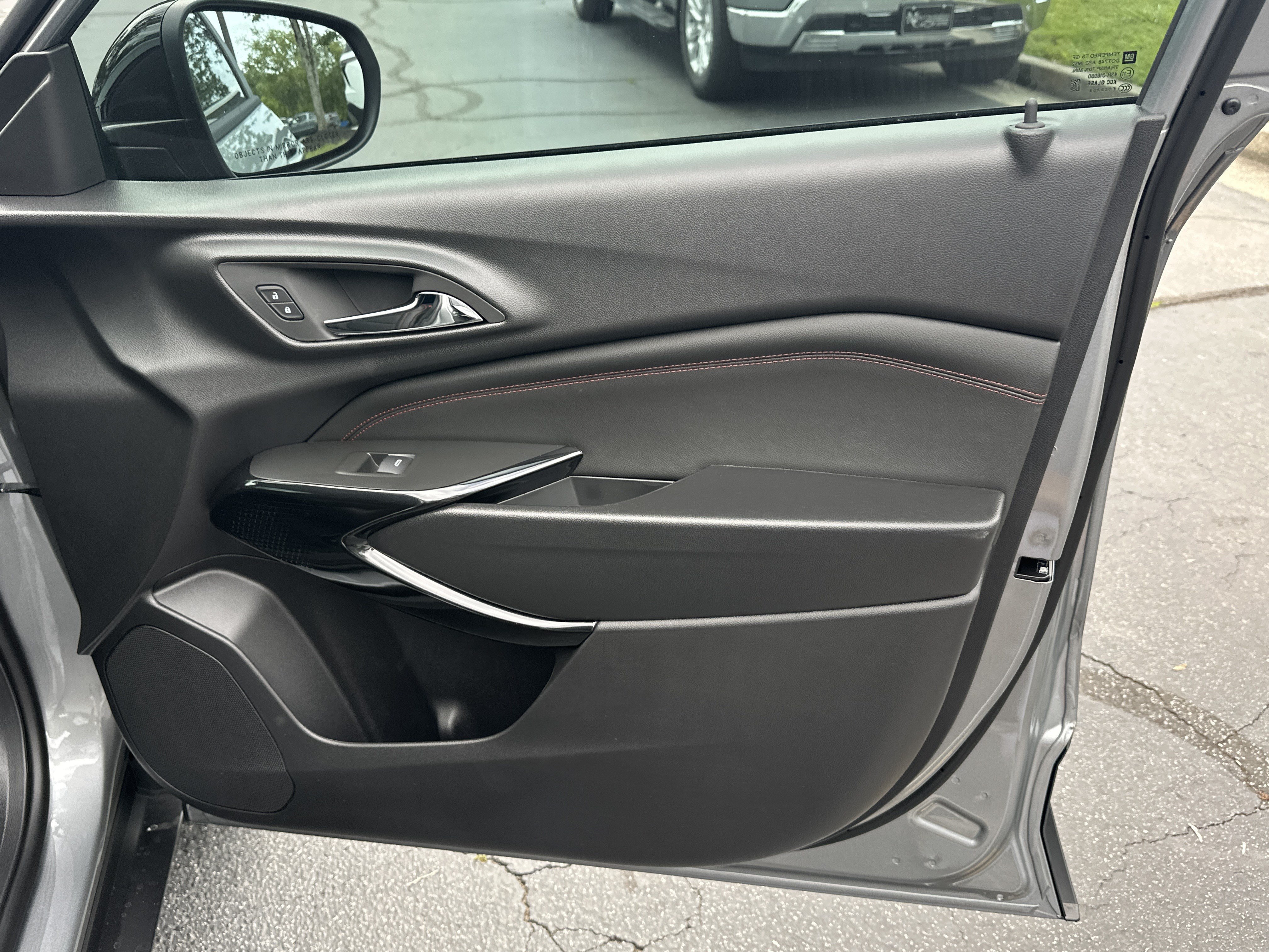 New 2026 Chevrolet Trax RS w/ Sunroof Package FWD image 14
