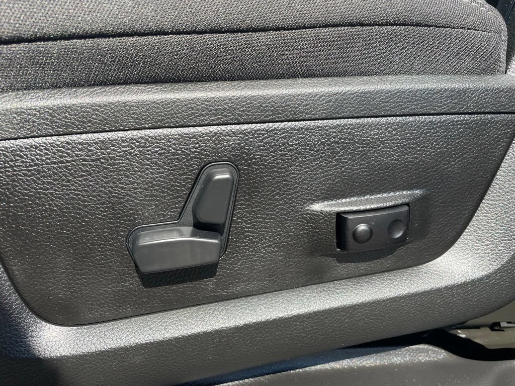 New 2026 RAM 2500 Big Horn AWD/4WD image 26