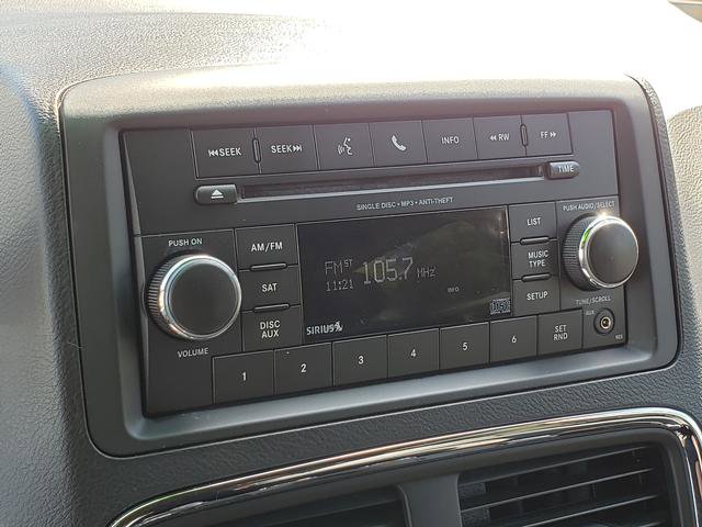 Used 2016 Dodge Grand Caravan SE image 20