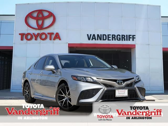 Certified 2024 Toyota Camry SE FWD image 1