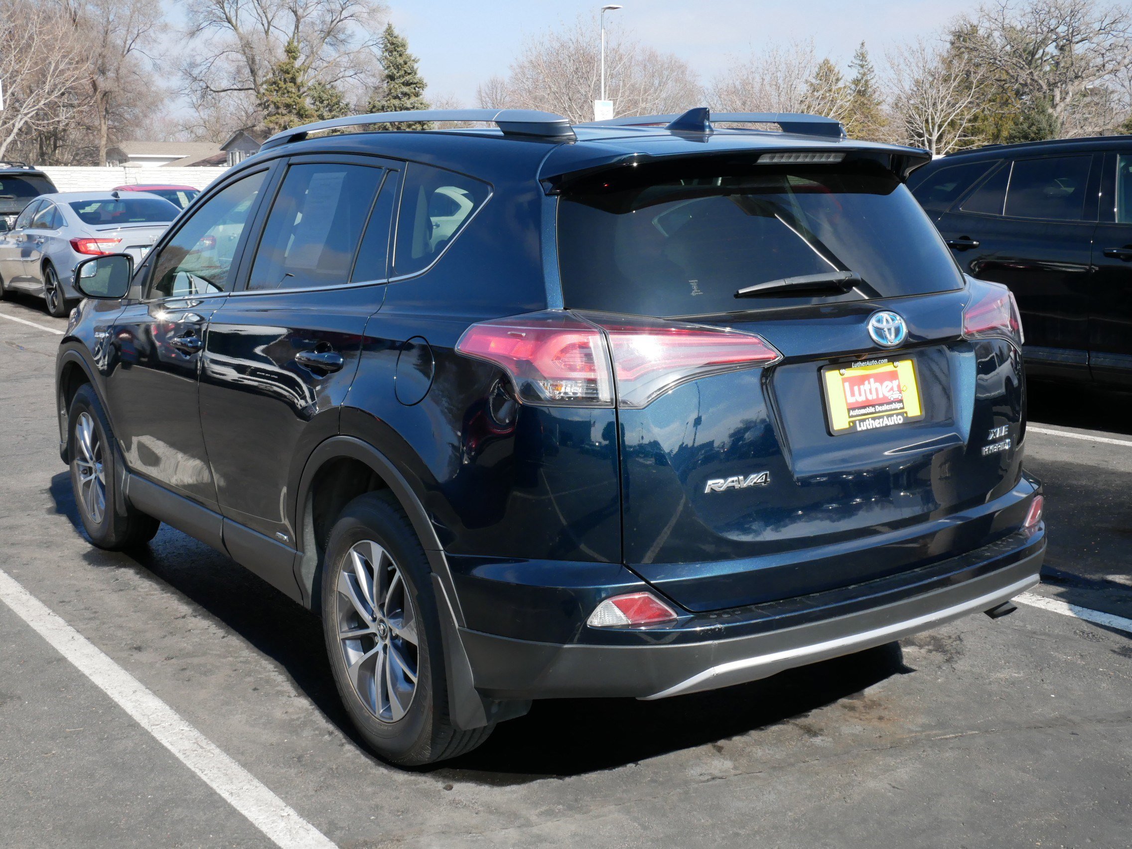Used 2018 Toyota RAV4 XLE w/ Carpet Mat Package image 4