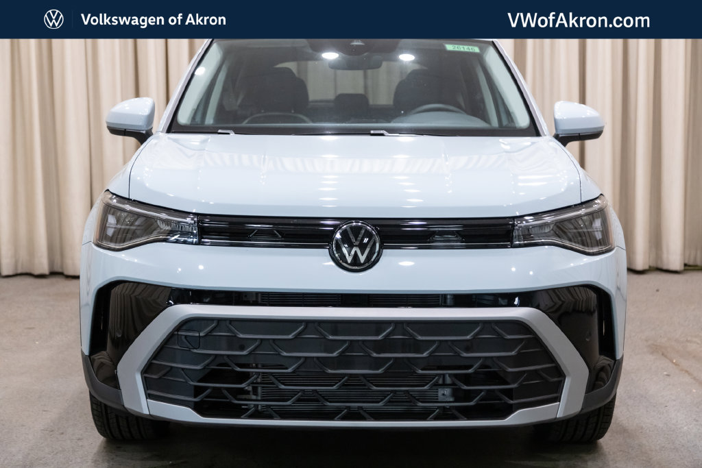 New 2026 Volkswagen Taos SE FWD image 3