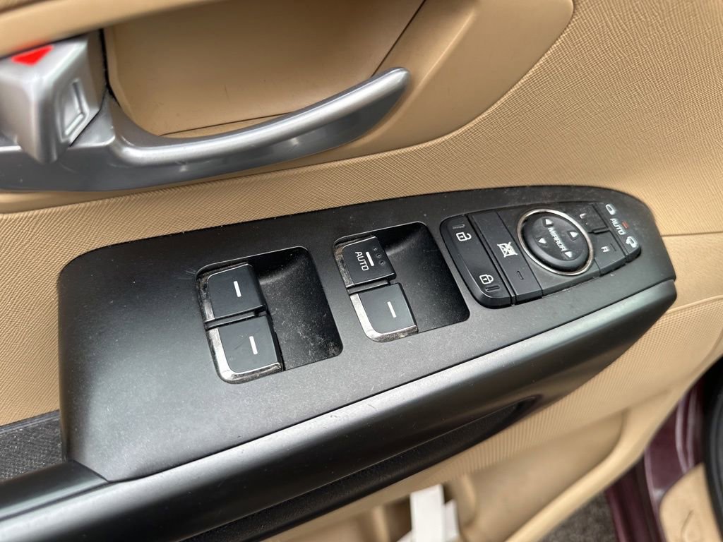 Used 2016 Kia Sedona LX w/ LX Convenience Package image 17