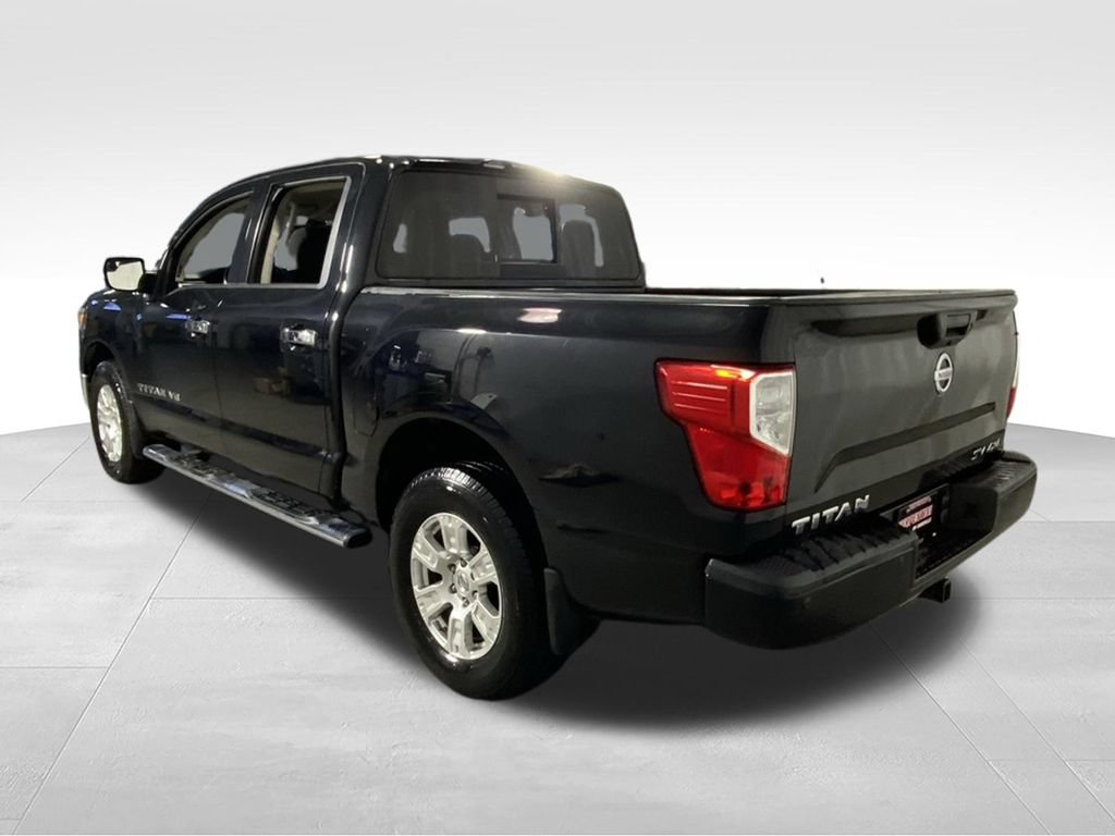 Used 2019 Nissan Titan SV w/ SV Convenience Package AWD/4WD image 8