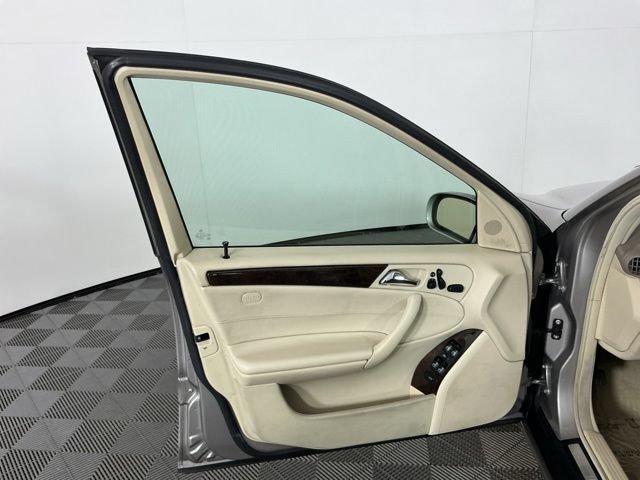 Used 2006 Mercedes-Benz C 350 Sedan image 11