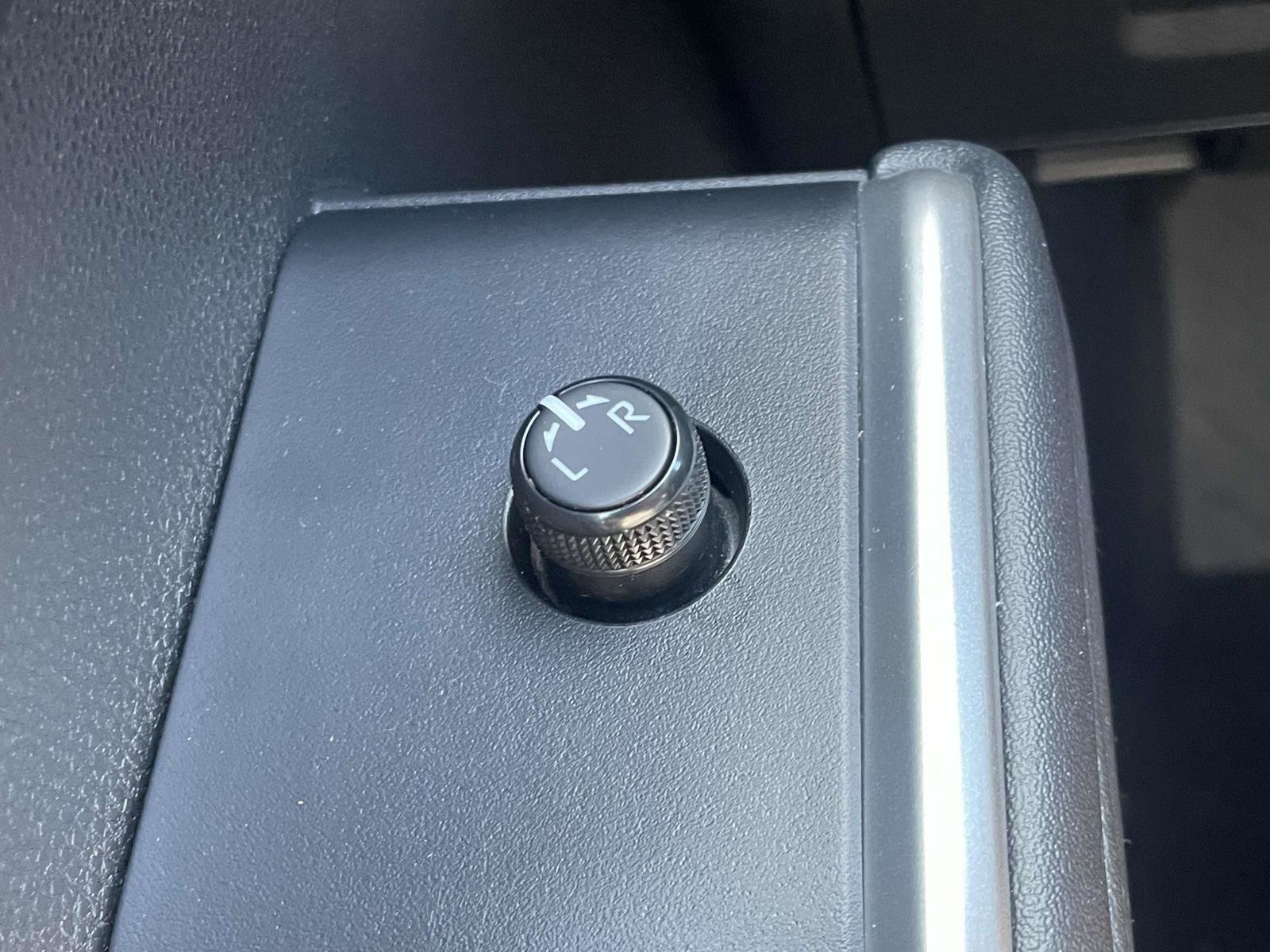 Used 2024 Toyota Highlander XSE image 14