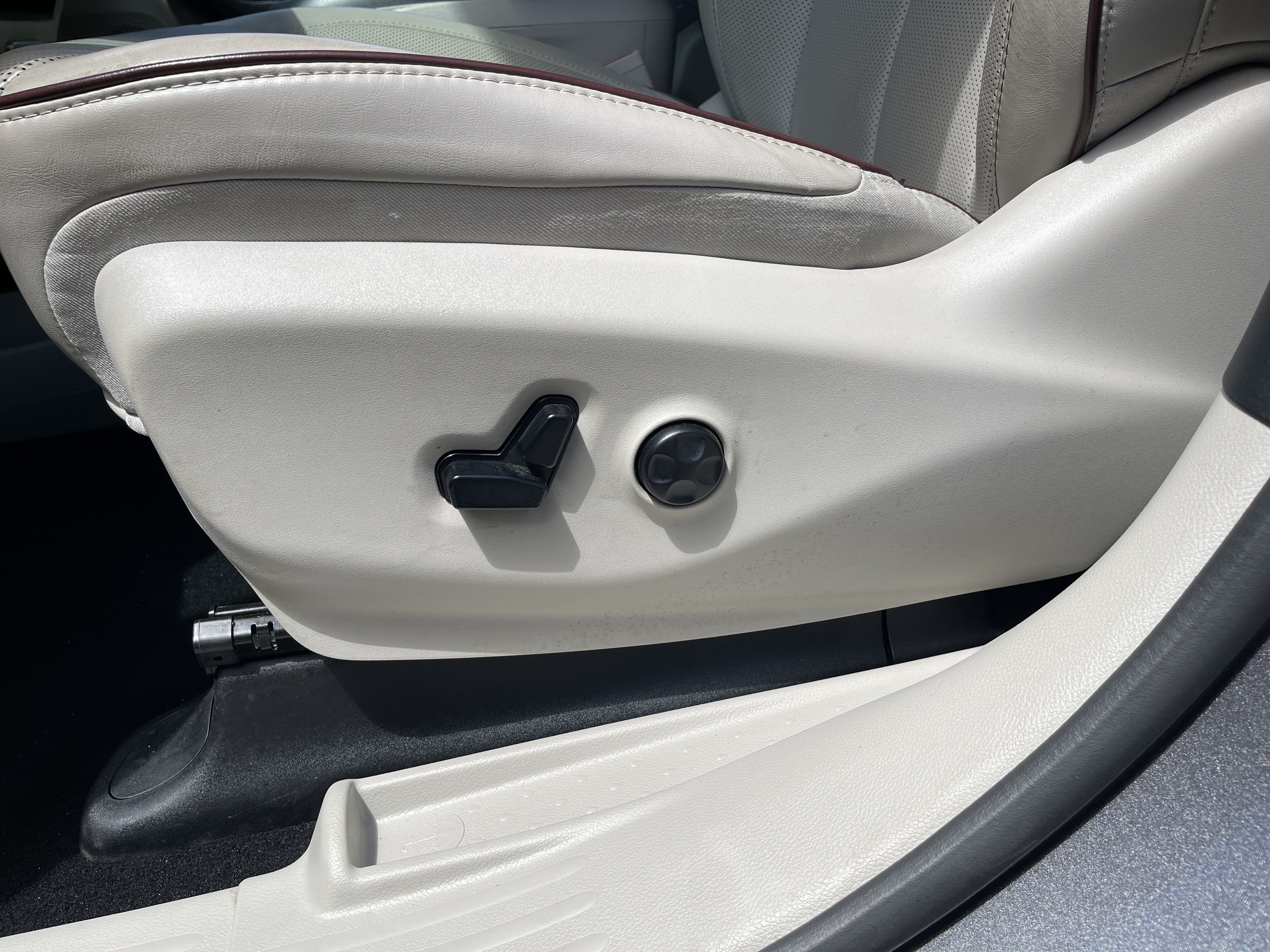 Used 2020 Chrysler Pacifica Limited FWD image 16