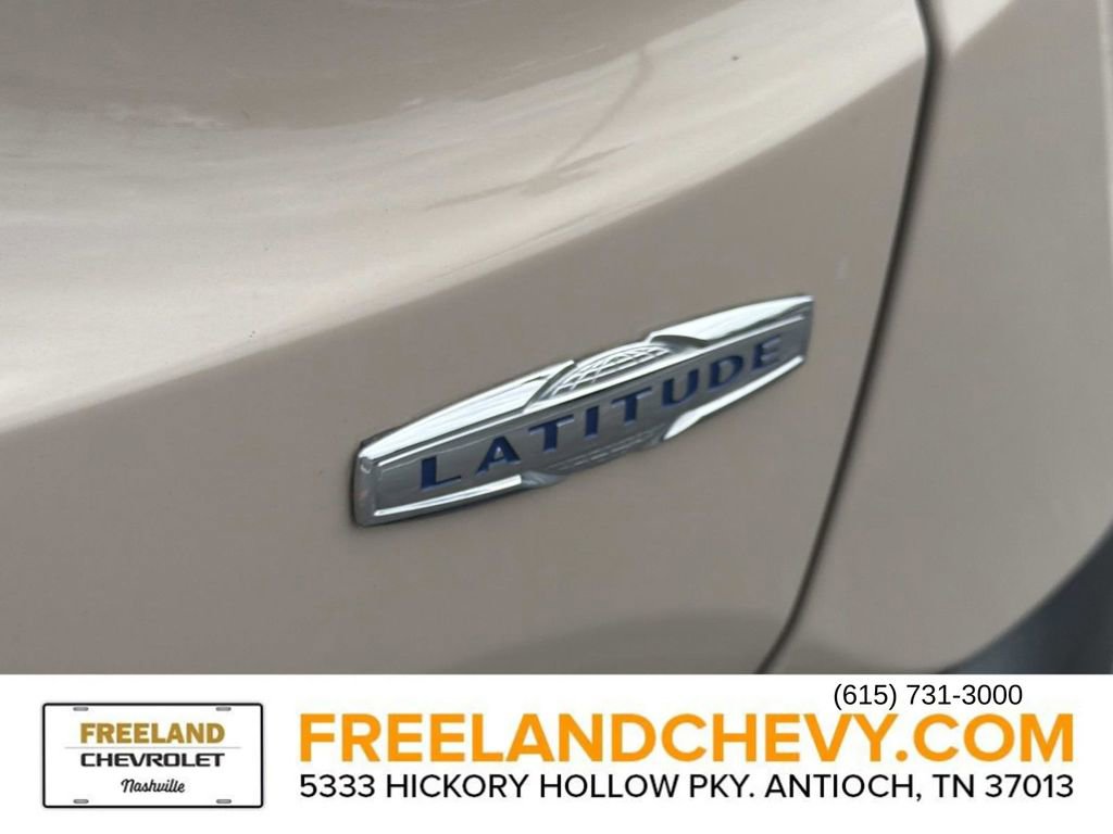 Used 2016 Jeep Renegade Latitude image 14