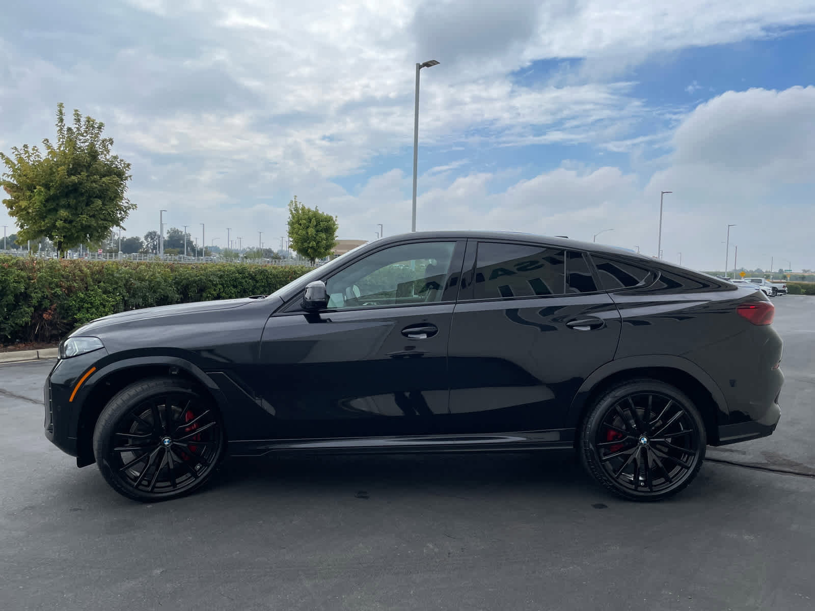 New 2026 BMW X6 xDrive40i image 3