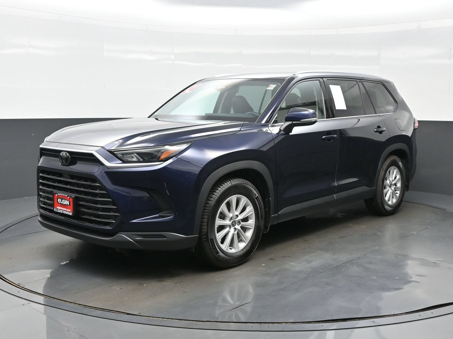 Used 2024 Toyota Grand Highlander AWD image 2