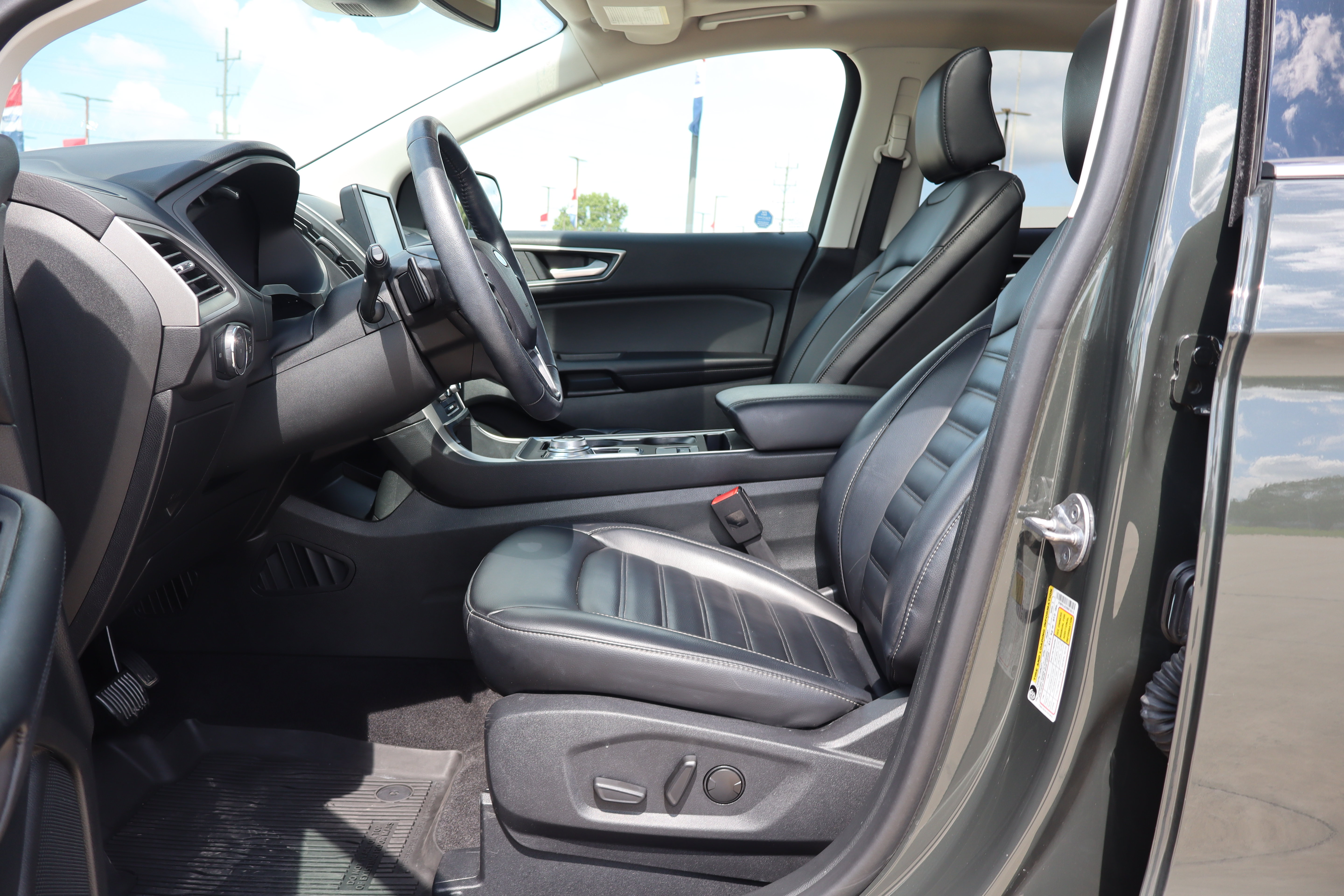 Used 2024 Ford Edge SEL w/ Convenience Package AWD/4WD image 9