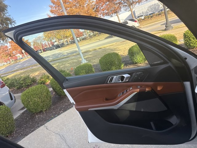 Certified 2023 BMW X7 xDrive40i w/ M Sport Package image 29